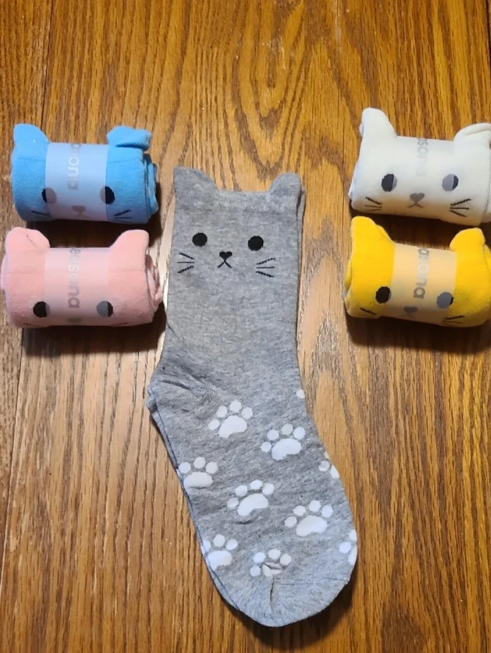 Cute Cat Face Cozy Socks NWOT - White, Yellow, Pink, Blue, Gray (5 Pair)